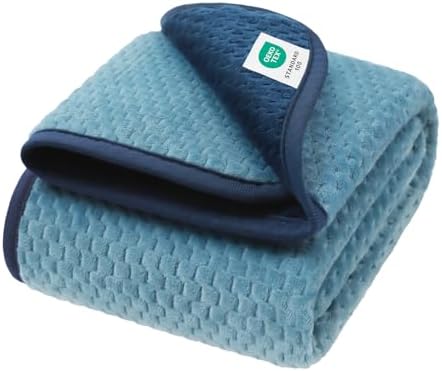 Luciphia Waterproof Blanket for Dog, Washable Reversible Fleece Pet Throw