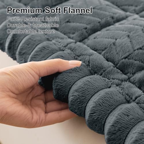 Smiry Couch Cover for Dogs, Non Slip Fuzzy Pet Sofa Covers Washable