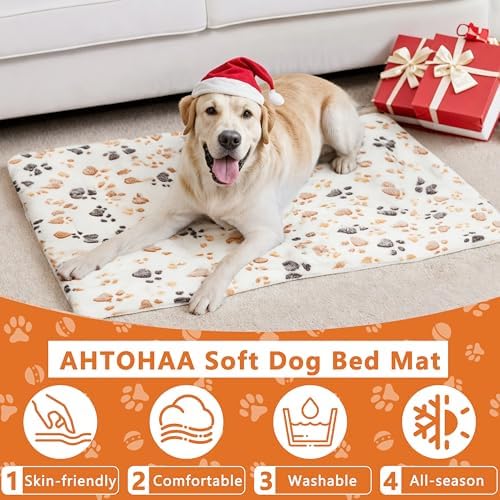 Small Pet Bed Mat, Soft Pad for Rabbits, Guinea Pigs & Hamsters, Cute Pattern, Durable & Machine Washable, Pet Pad for Tiny Animals (White Paw, Small)
